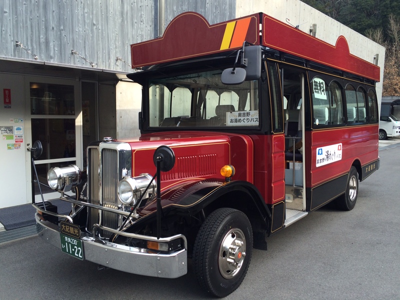 ボンネットバス